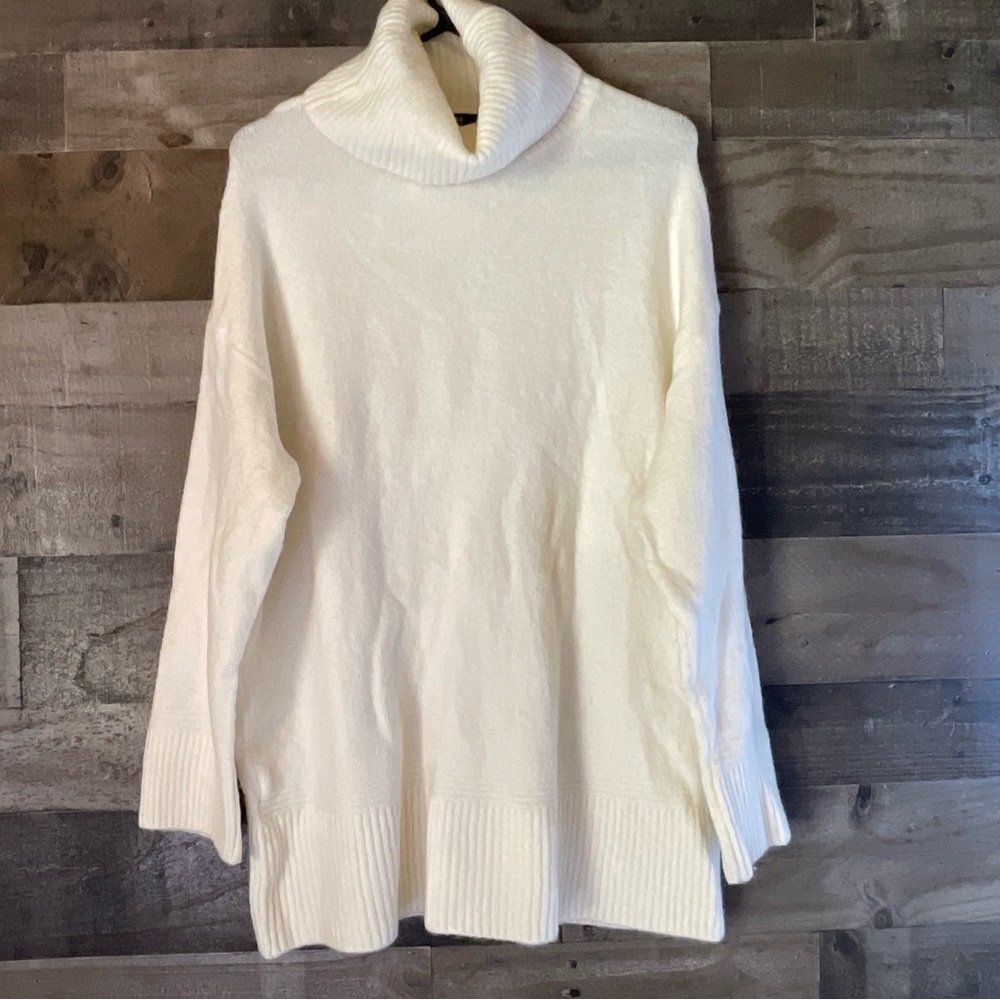 MNG Cream Turtleneck Sweater with Ribbed Texture